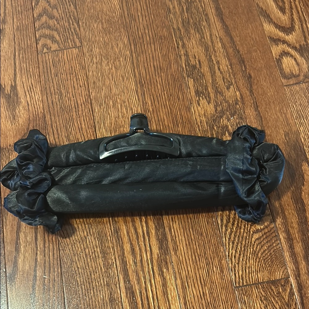 Black Satin Heatless Hair Curler